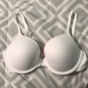 PINK wear everywhere t-shirt bra.